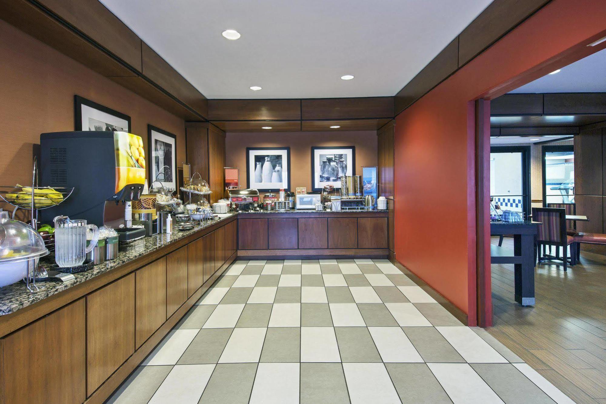 Hampton Inn Batavia Eksteriør billede
